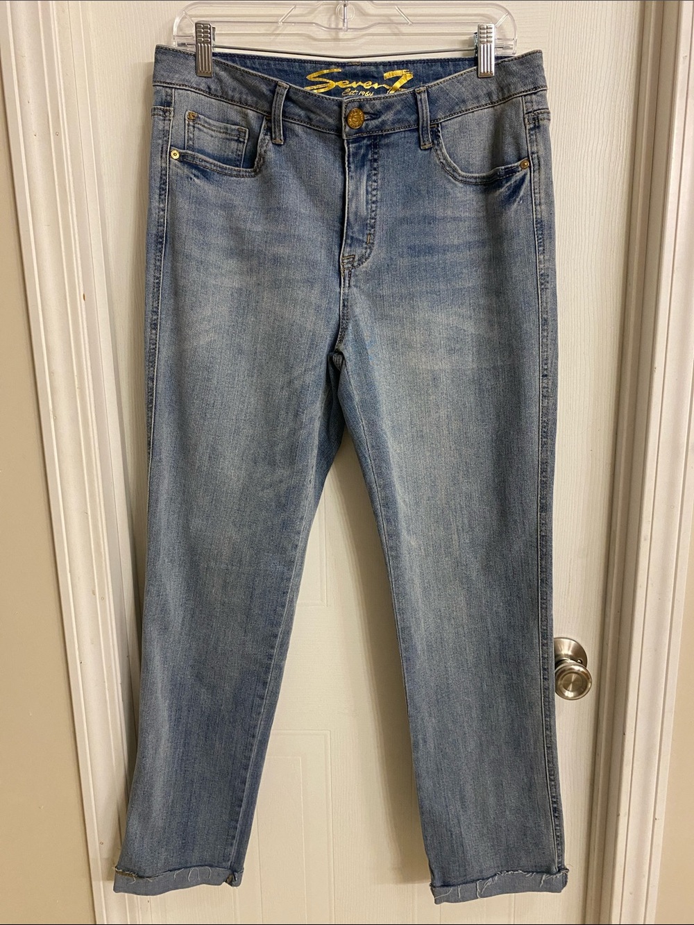 Seven7 Women's Faded Light Blue Straight Leg Jeans 6